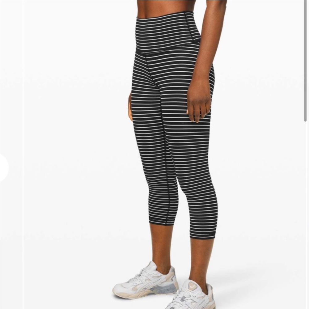 Black and White Striped LuLuLemon High Rise Wunder Under Leggings